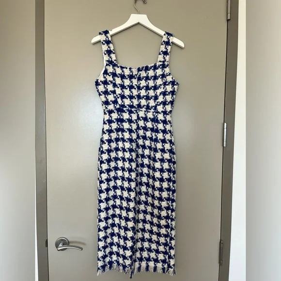 Chanel-like midi dress - Picture 2 of 7